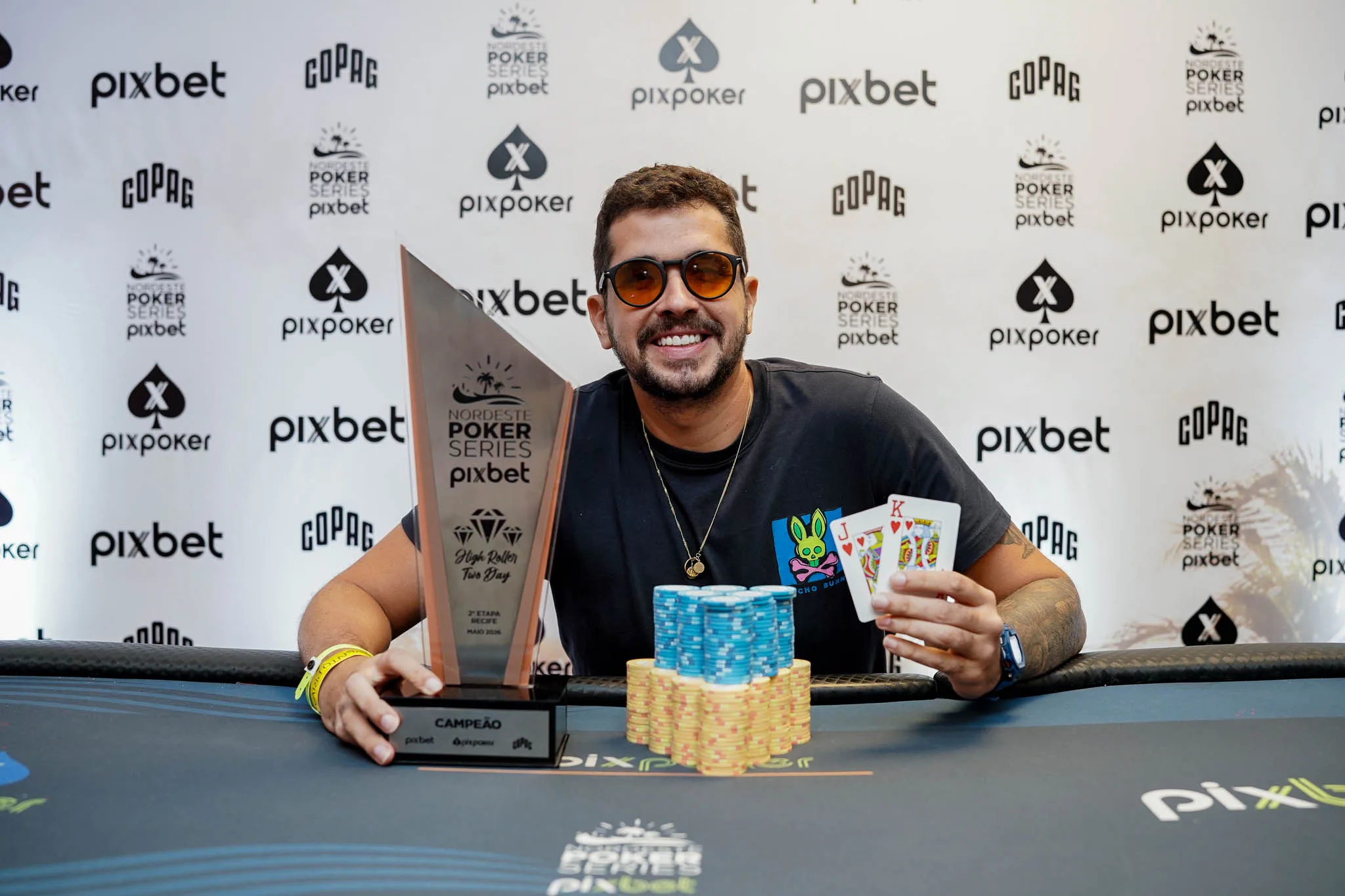 Poker players competing at tables during the NPS Pixbet Recife tournament