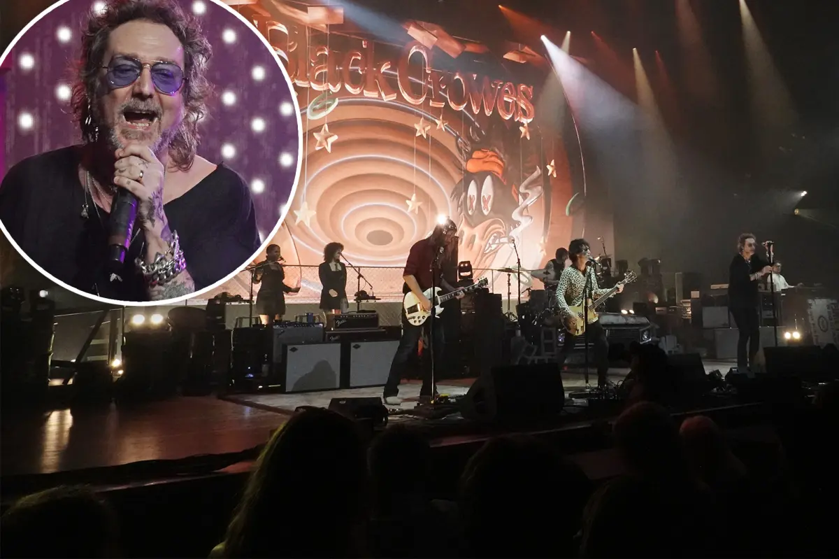 Black Crowes band performing live on stage during a concert