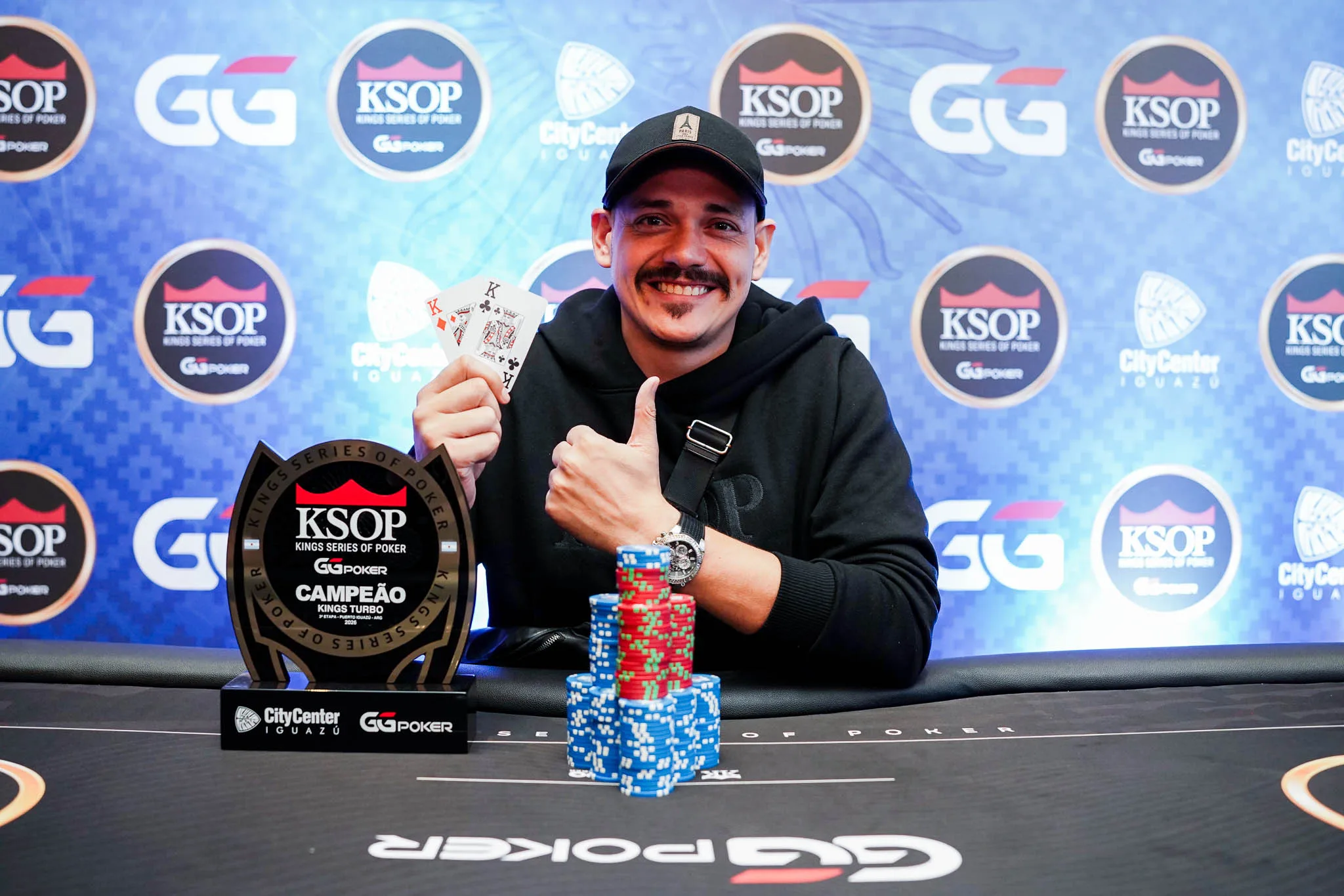 Poker players competing at a final table during the KSOP GGPoker Iguazú festival.