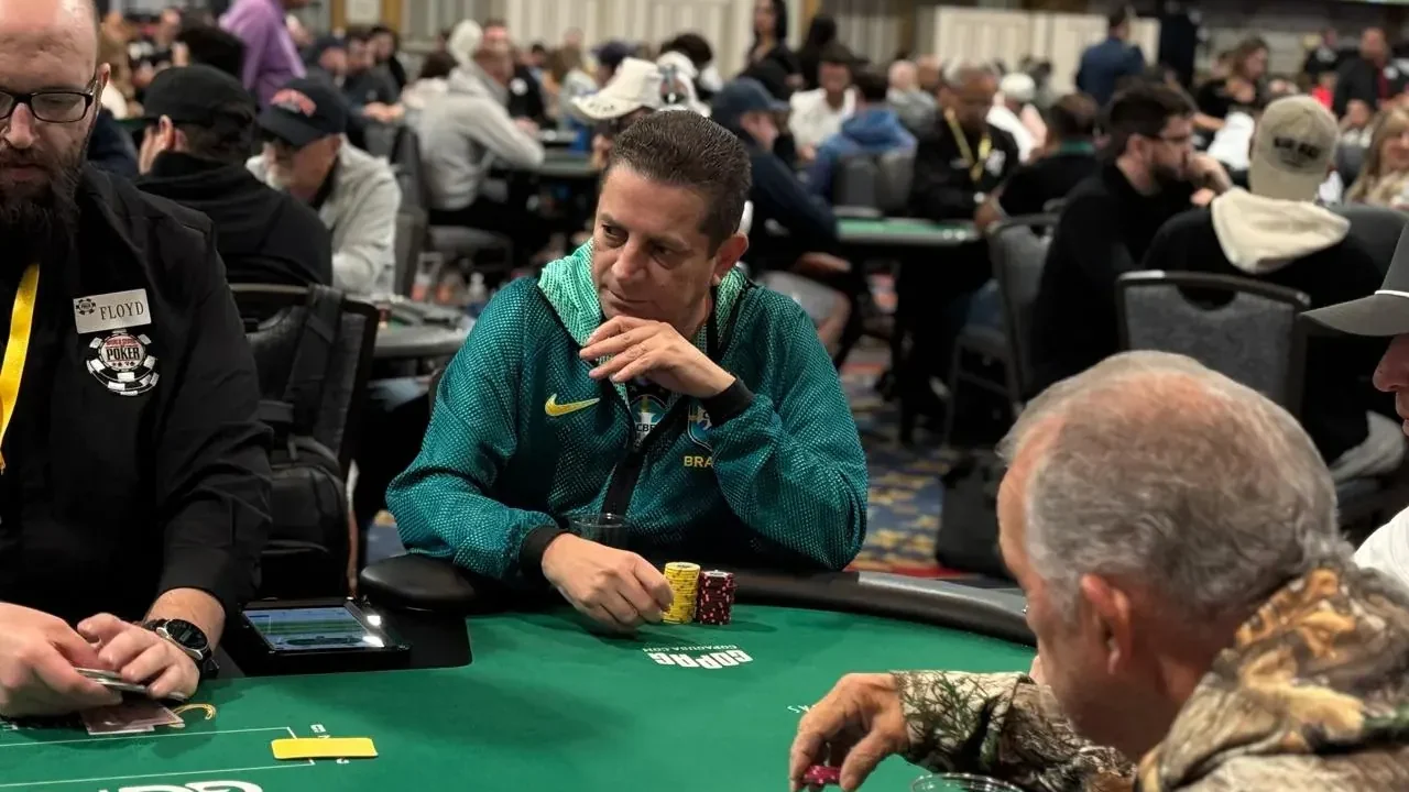 Brazilian Player Ejected from WSOP Tournament for Smoking and Excessive Drinking