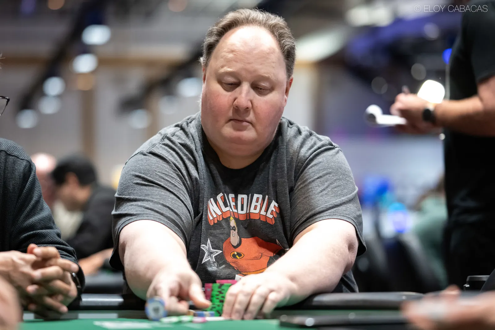2004 WSOP Main Event champion Greg Raymer with a fossil card protector