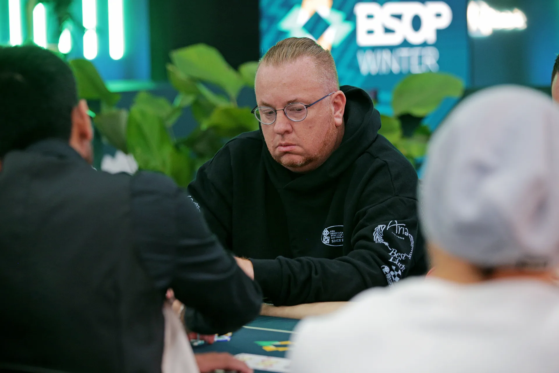 Léo Rizzo celebrating after a hand at the BSOP Winter Grand High Roller