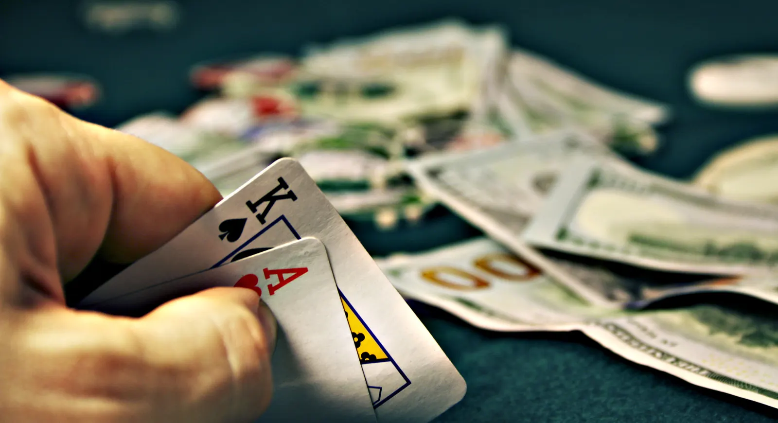 Interface of Gosu Labs Video Poker Trainer showing a dealt hand and strategy options