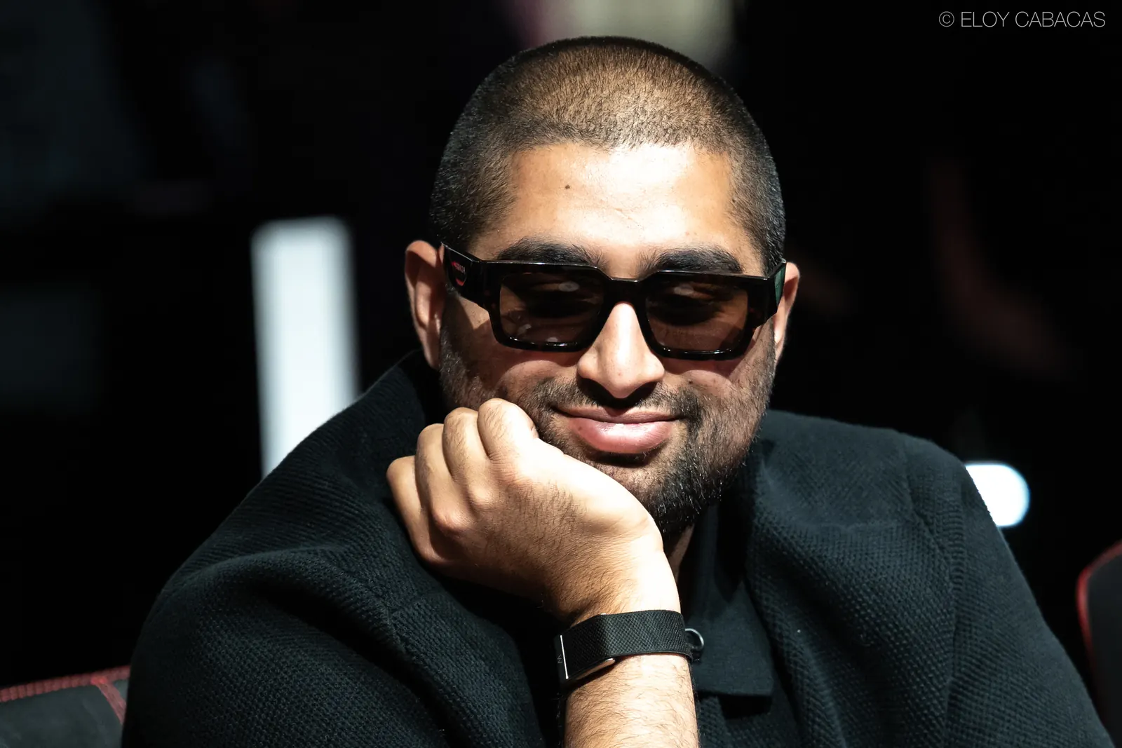 Nik Airball at a poker table during a Hustler Casino Live stream.