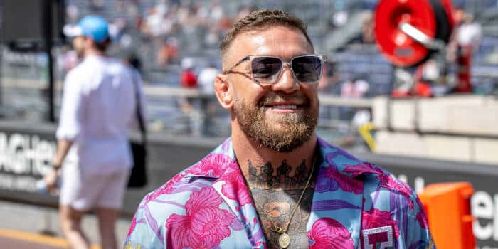 Conor McGregor’s UFC Comeback Cut Short by Early Knee Injury